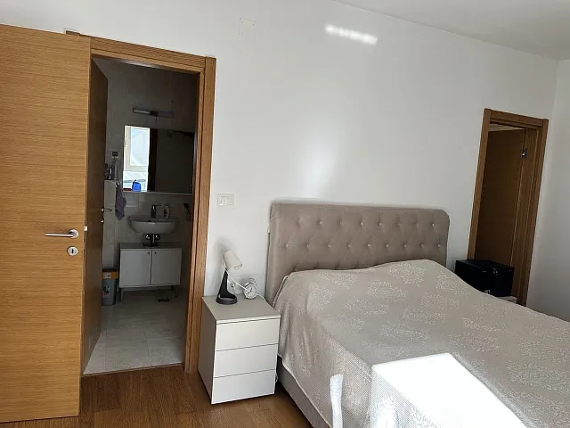 Geräumige Wohnung mit Meerblick in Rafailovići — 122 m², Garage inklusive — photo 4